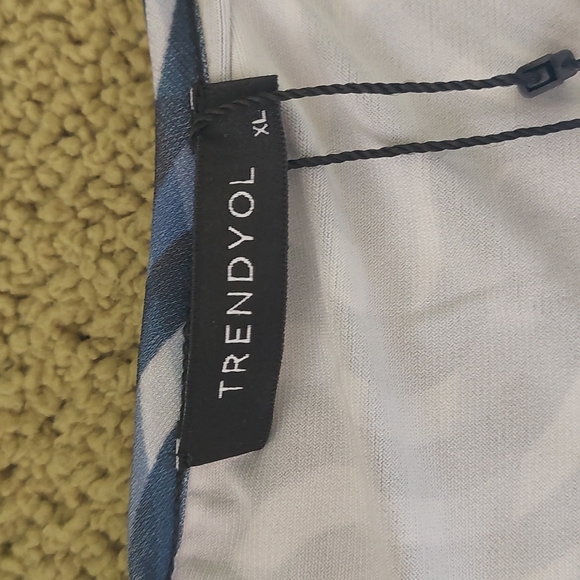 NWT DRESS, Size L,  96% Polyester,4% Elastan - Picture 7 of 10